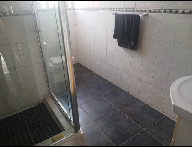 5 bed property for sale in RIDGEWAY